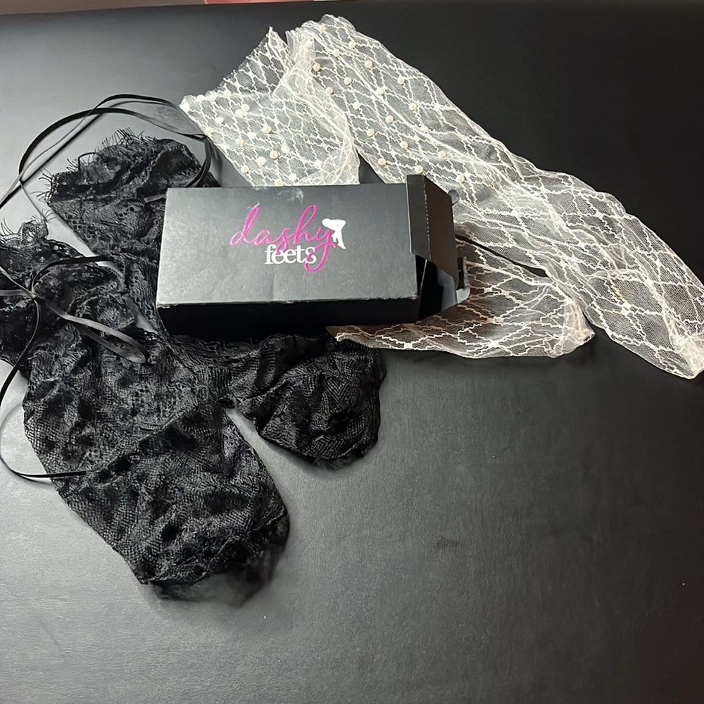 Lace socks